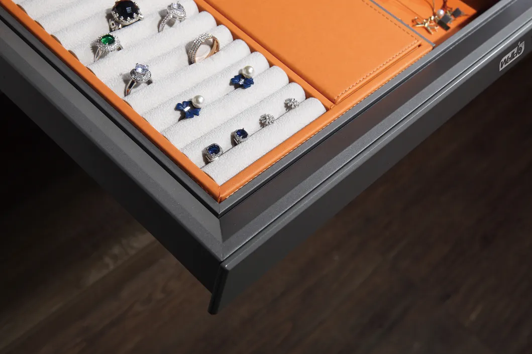 Jewelry Organizer Detail