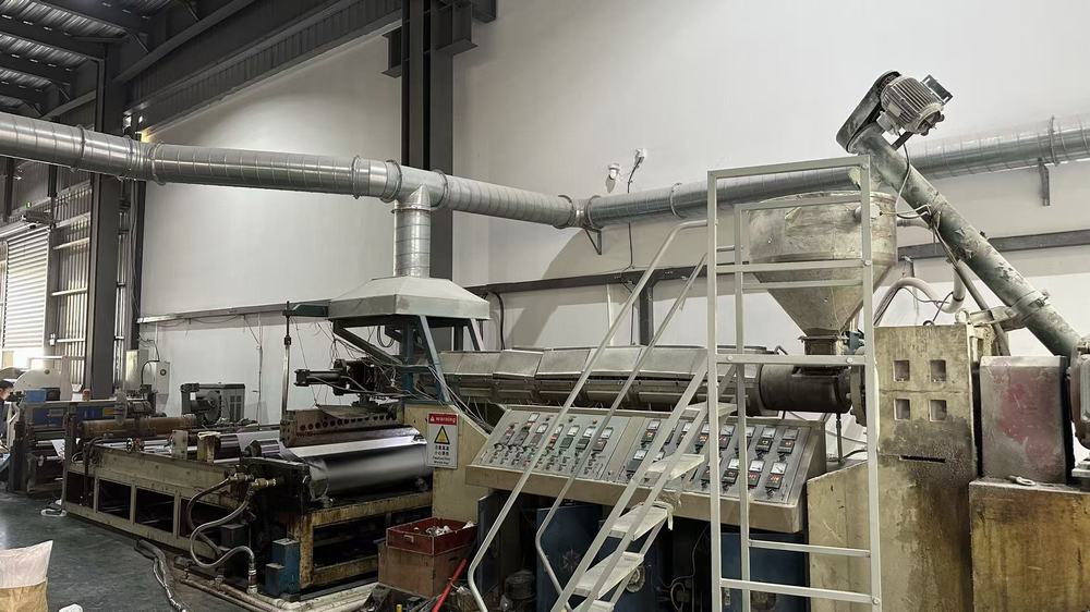 Stripper machine for precise material removal in storage product manufacturing