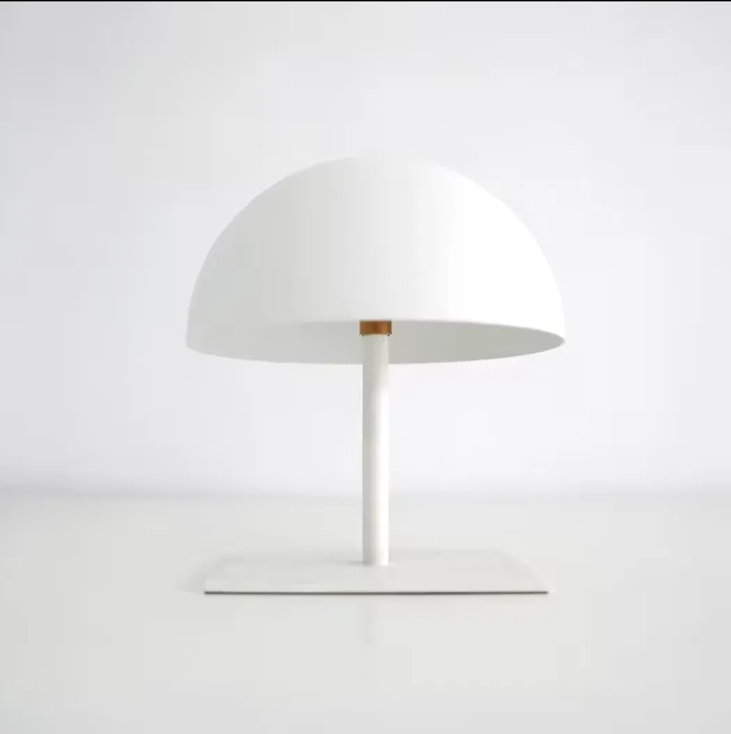 Factory Sale Adjustable Stainless Delicate Hat Display Rack Metal Display Props