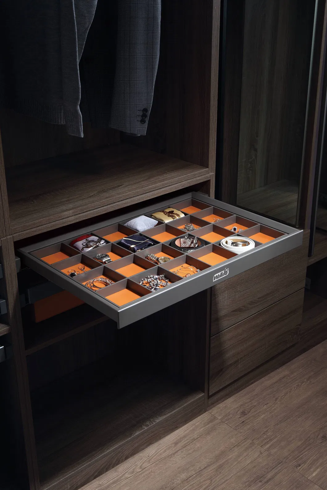 Jewelry Organizer Detail 1