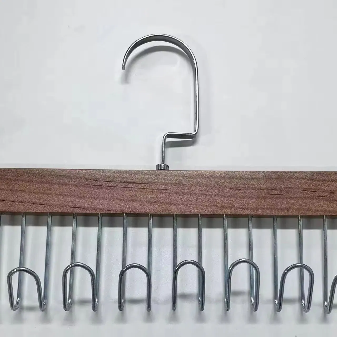 Space Saving Shiyong Heavy Duty Wooden Tie Hanger Belt Hanger with 8hooks