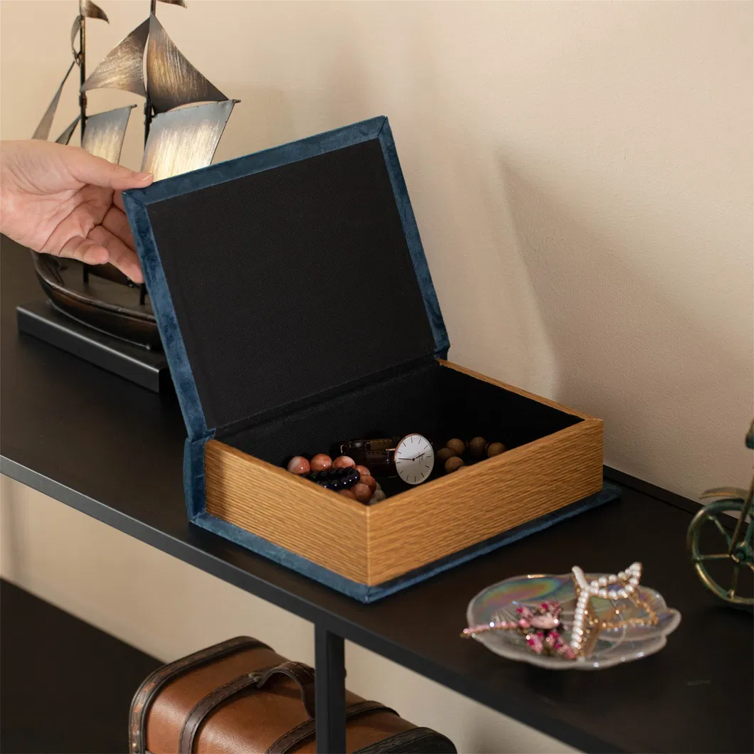 Vintage Box Detail 2