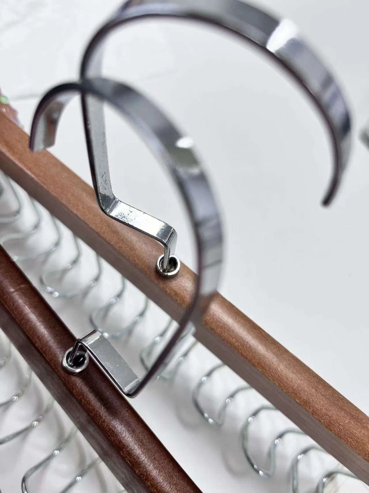 Space Saving Shiyong Heavy Duty Wooden Tie Hanger Belt Hanger with 8hooks