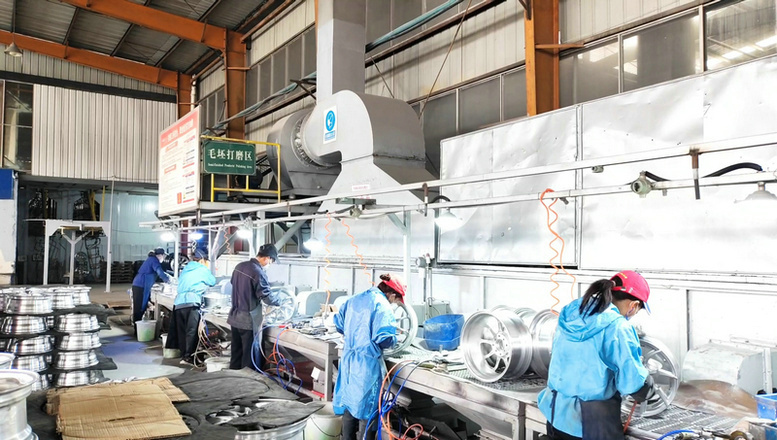 Polishing process for premium truck wheel surface quality