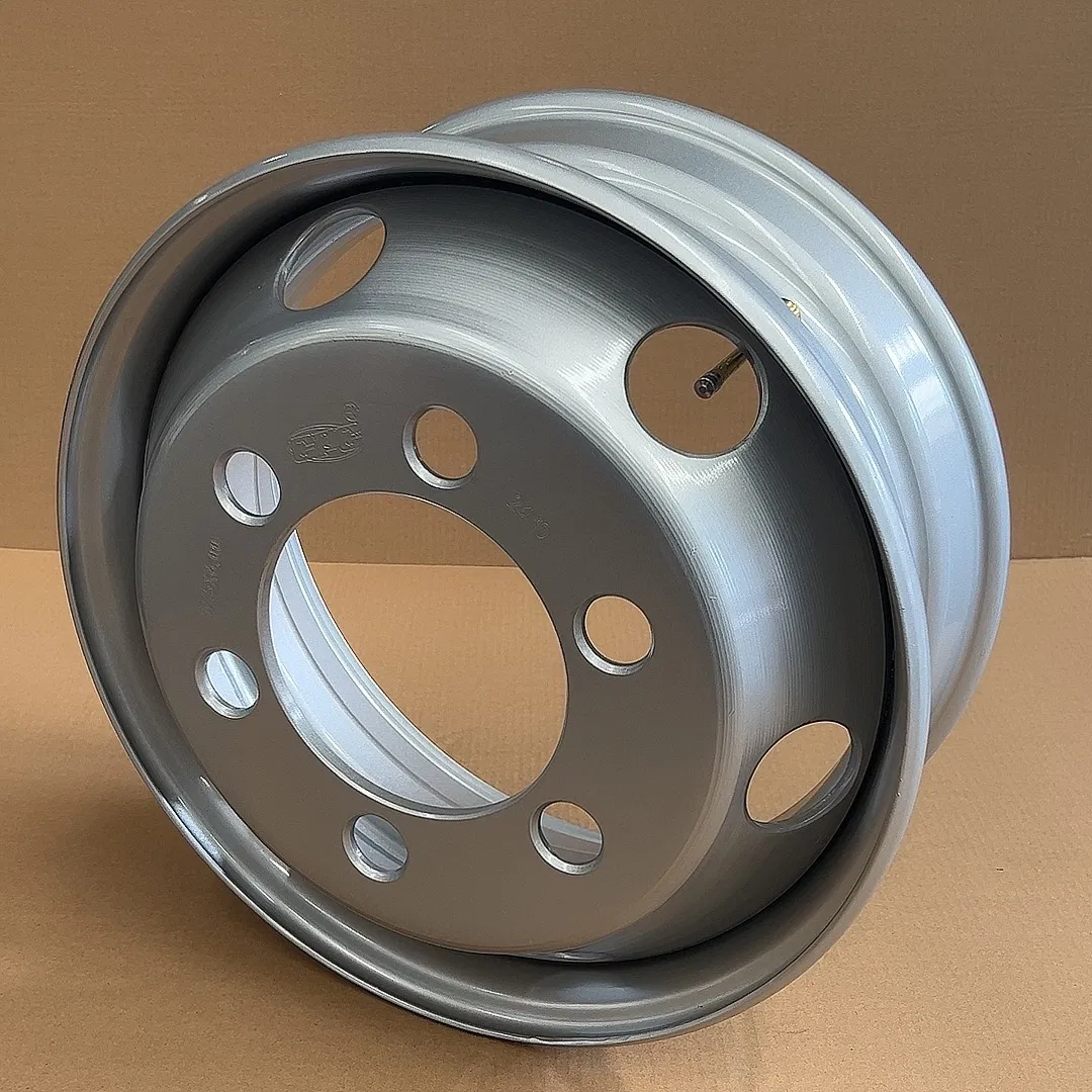 China Manufacturer Wholesale Supply OEM 17.5 Inch Steel Truck Wheels/Hot Sale Size with Anti-Rust Coating for 205/75r17.5 215/75r17.5 225/75r17.5 Tire
