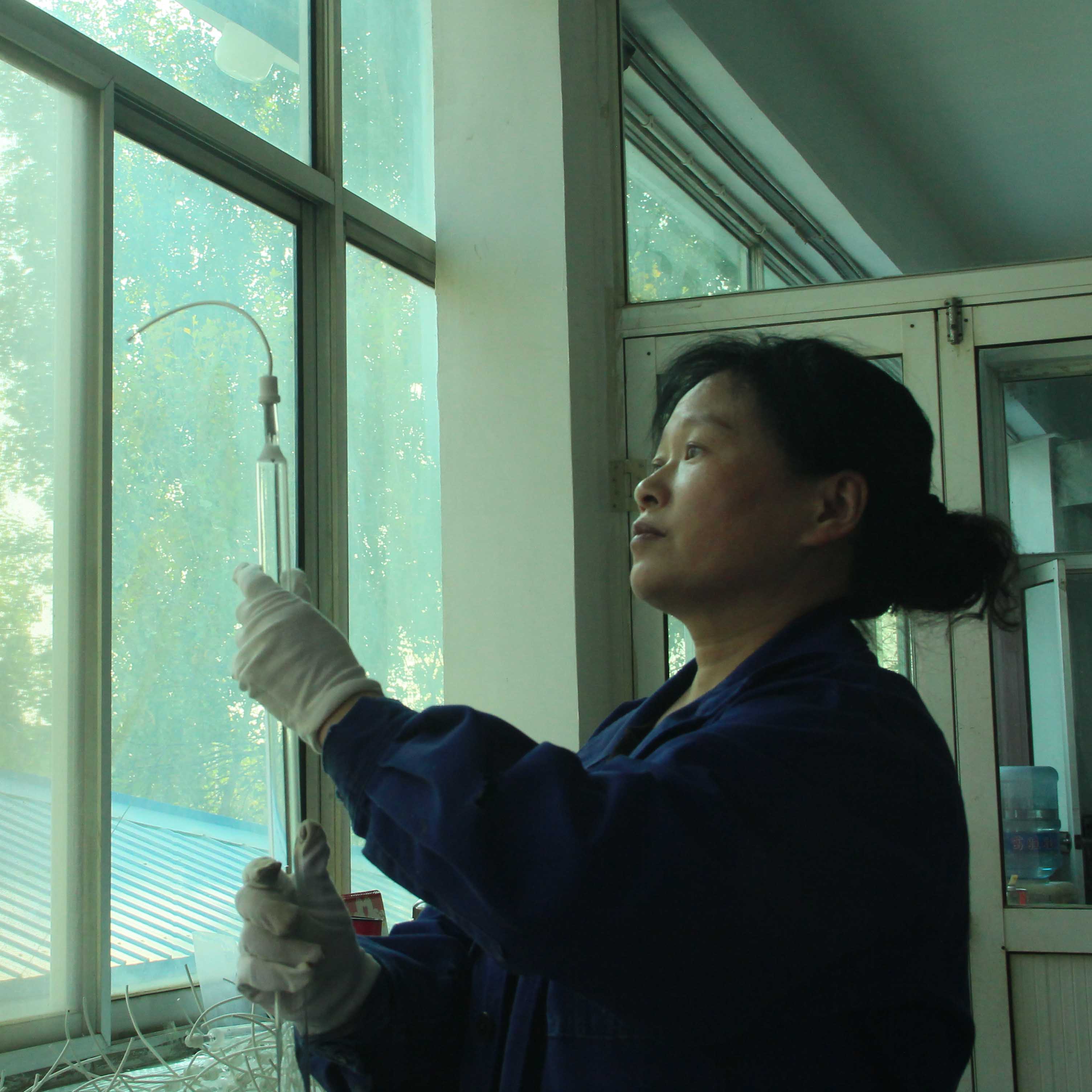Checking finished curing lamp