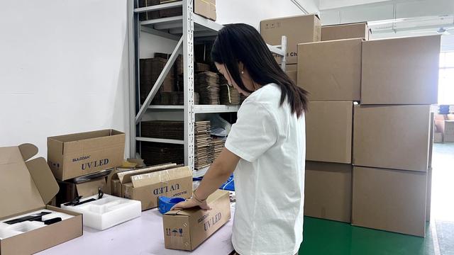 Customized industrial UV LED adhesive curing equipment for medical device and automotive manufacturing