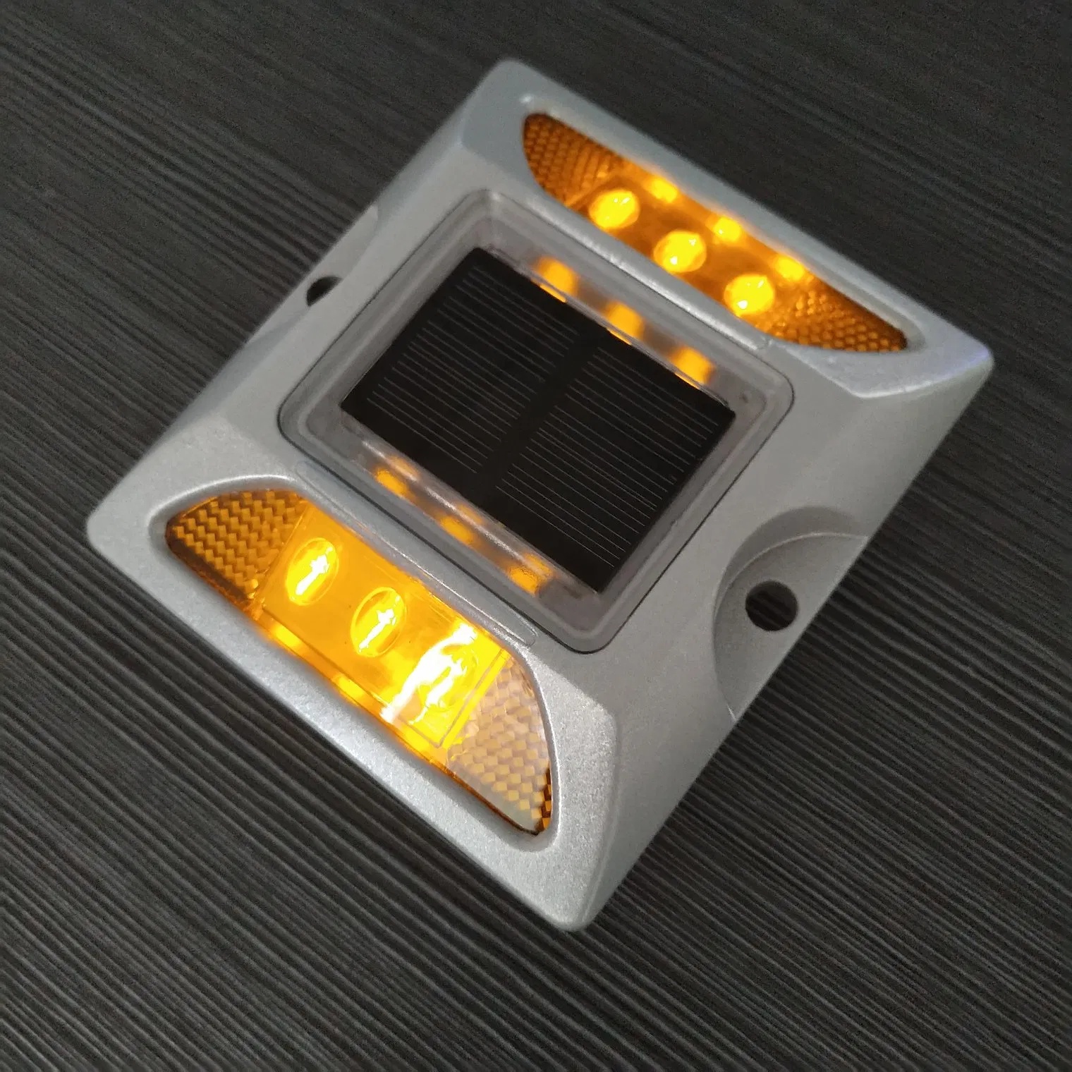 Aluminum Alloy 5 Colors Solar Pathway Motorway Marker Road Stud Airport Lighting Waterproof IP68