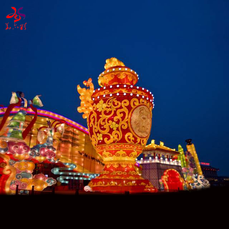 Outdoor Decorative Traditional Chinese Animal Fish Lantern Light