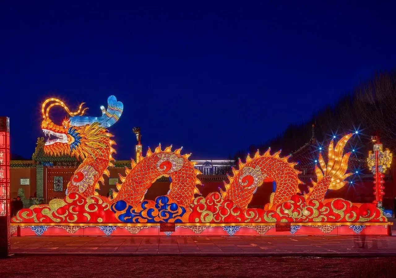 High Quality Waterproof Silk Fabric Red Decorative Giant Dragon Lantern