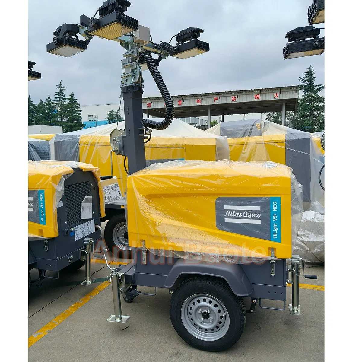 Atlas Hilight Ms4 Solar-Powered Lighting Truck