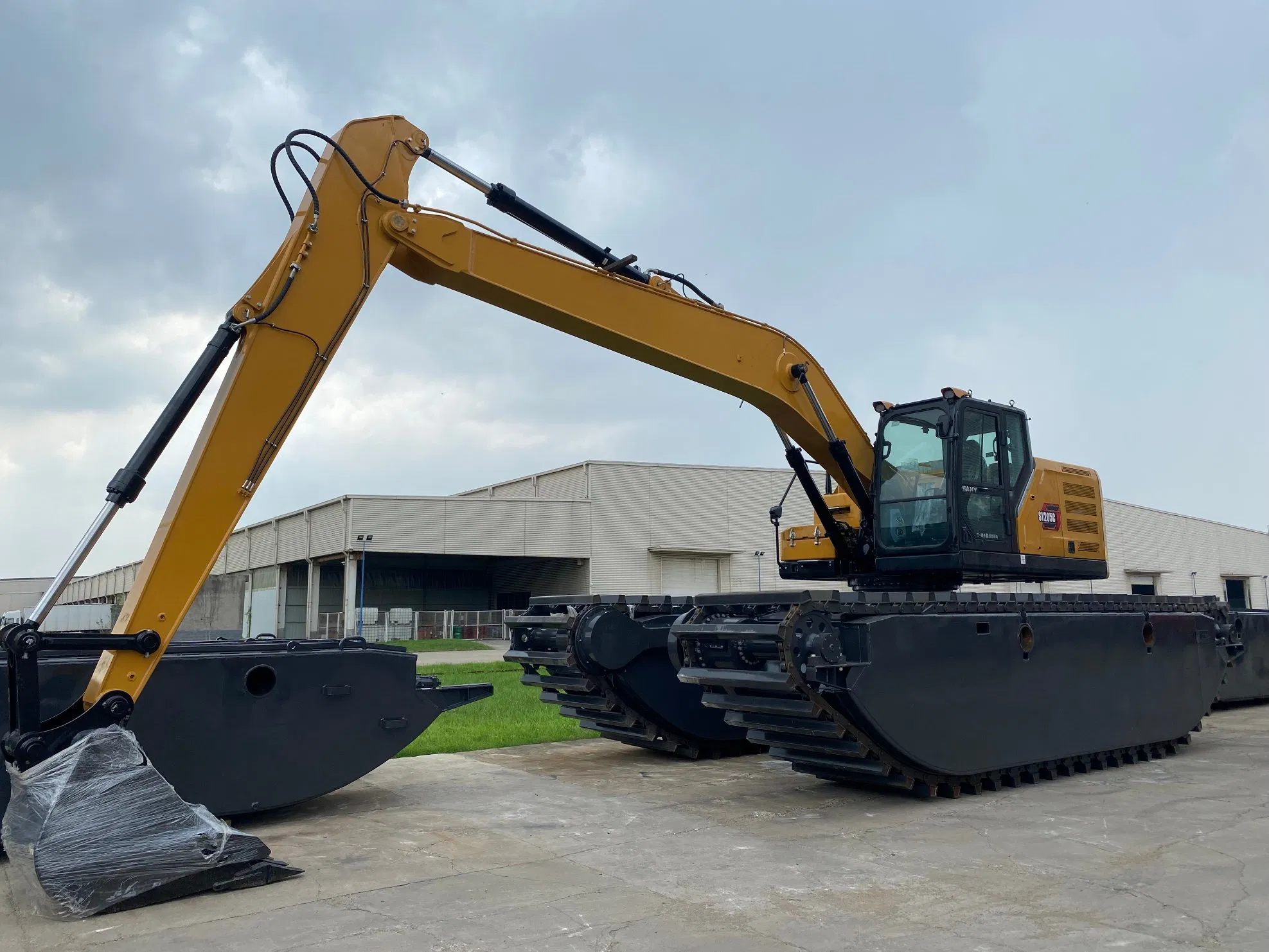 Sy205c Amphibious Excavator Swamp Buggy Underwater Excavator with Floating Pontoon