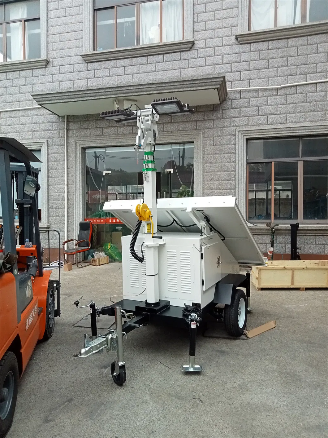 Solar-Powered LED Beacon Tower