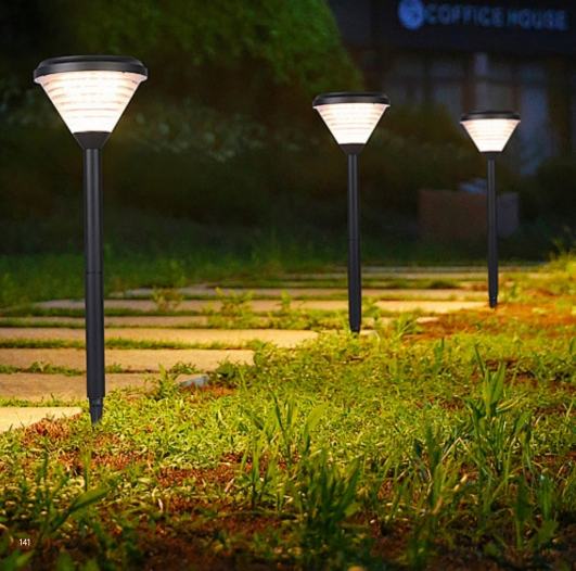 Elegant Villa Landscape Lighting for Courtyard and Pathways