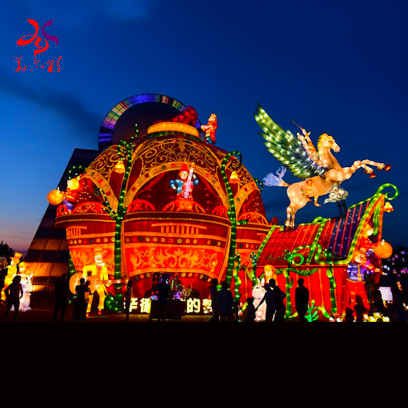 Outdoor Decorative Traditional Chinese Animal Fish Lantern Light