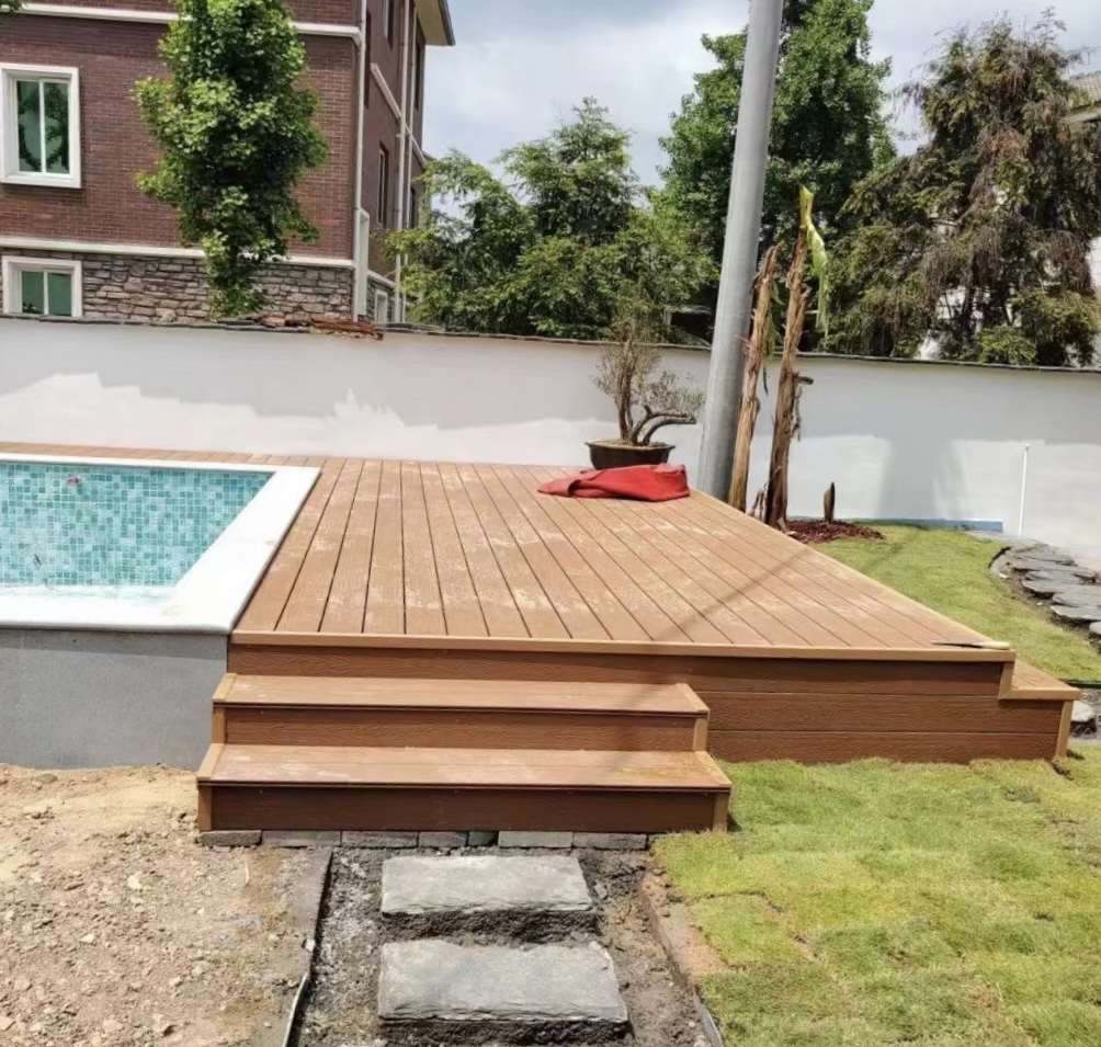 China New Style WPC Flooring Wood Plastic Composite Decking Elegant Look Like Wood