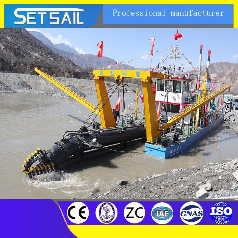 Diesel Engine Hydraulic Control Water Flow 5500m3 24 Inch Cutter Suction Dredger with Underwater Pump Dredging Machine