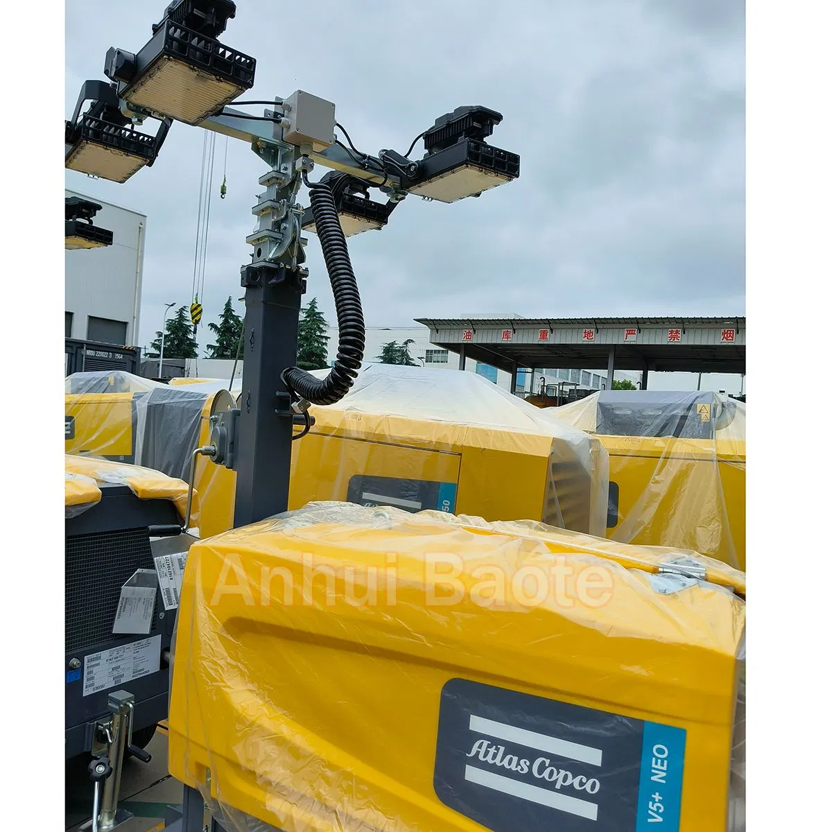 Atlas Hilight Ms4 Solar-Powered Lighting Truck