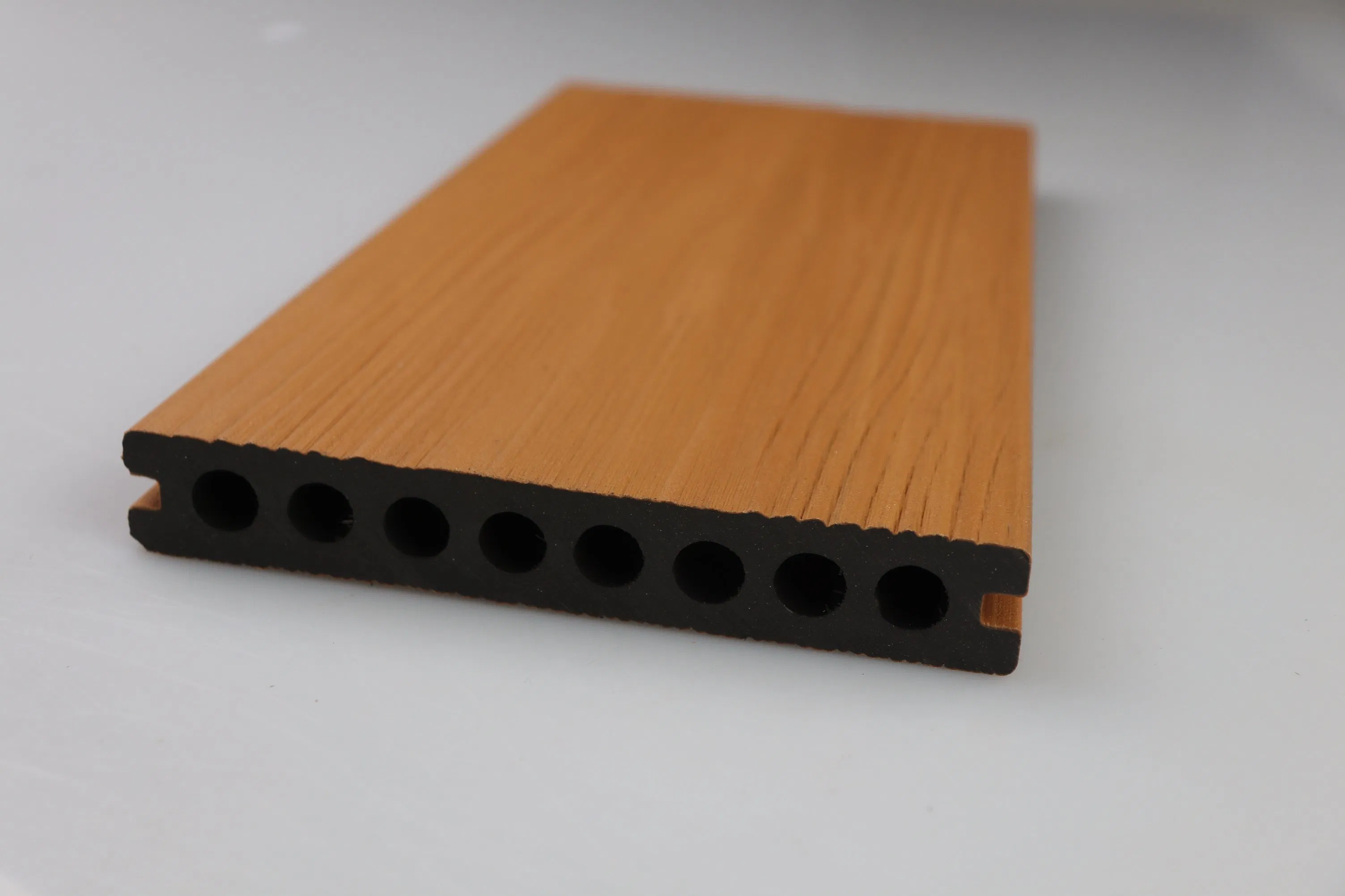 Maintance Free Waterproof WPC Outdoor Flooring Tile Composite Co-Extrusion Decking Board