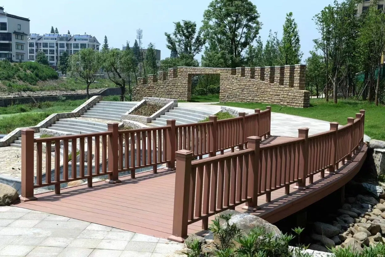 China New Style WPC Flooring Wood Plastic Composite Decking Elegant Look Like Wood