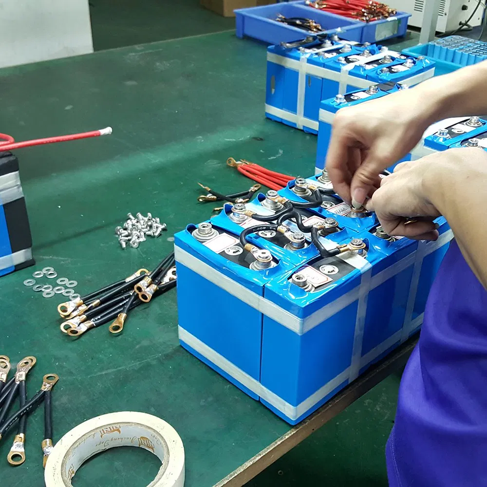 8000+ Cycles Life 5 Years Warranty Smart BMS 12V 200ah LiFePO4 Lithium Ion Battery for Solar System Inverter UPS Telecom EV Car