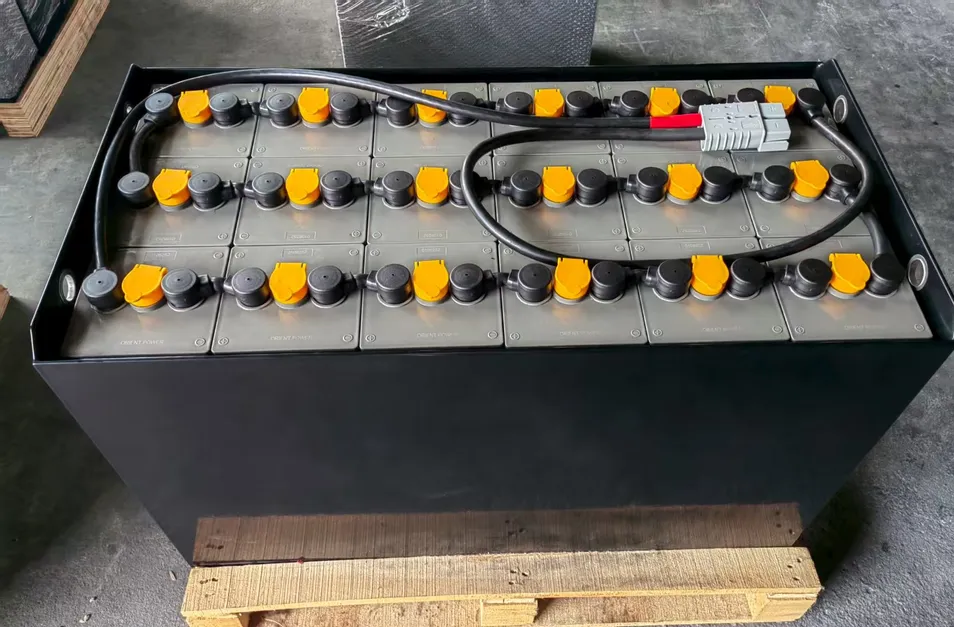 Forklift Battery Detail 3