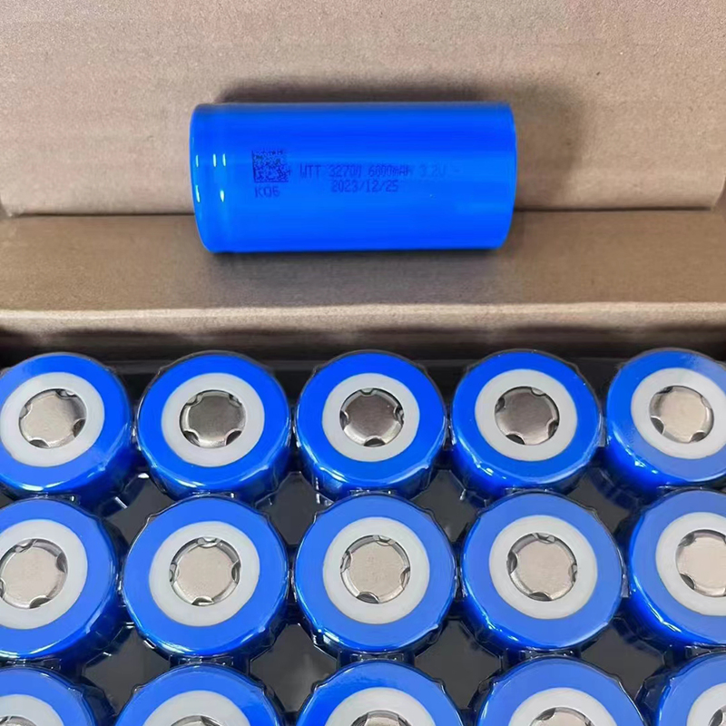 Max 3c 18A Rechargeable 32700 Cylindrical Lithium-Ion Battery 3.2V 5800mAh 6000mAh LiFePO4 Battery Cell for Electric Scooter