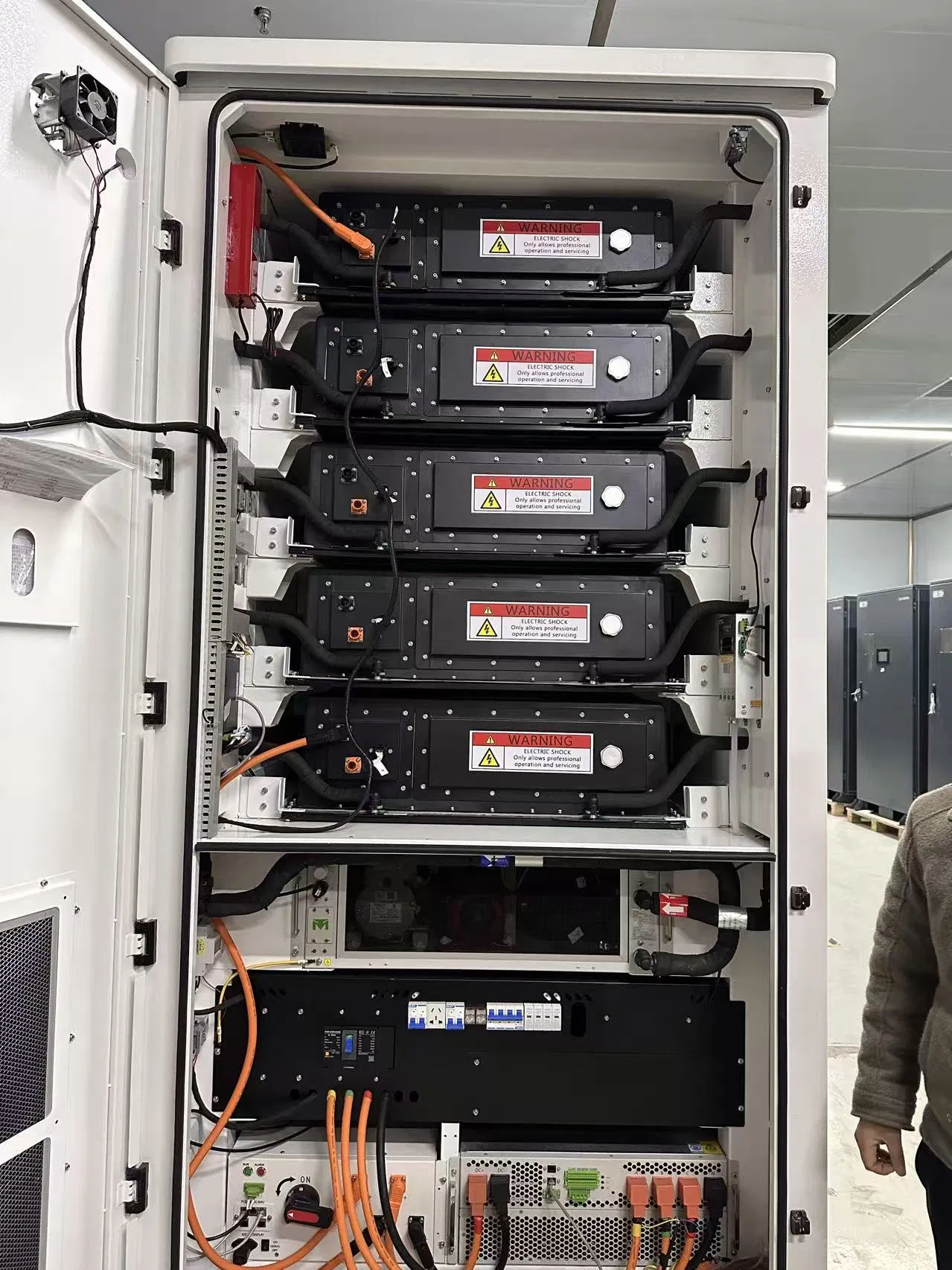 Industrial Solar Energy Storage System 215kwh 241kwh LiFePO4 Battery Energy Storage System