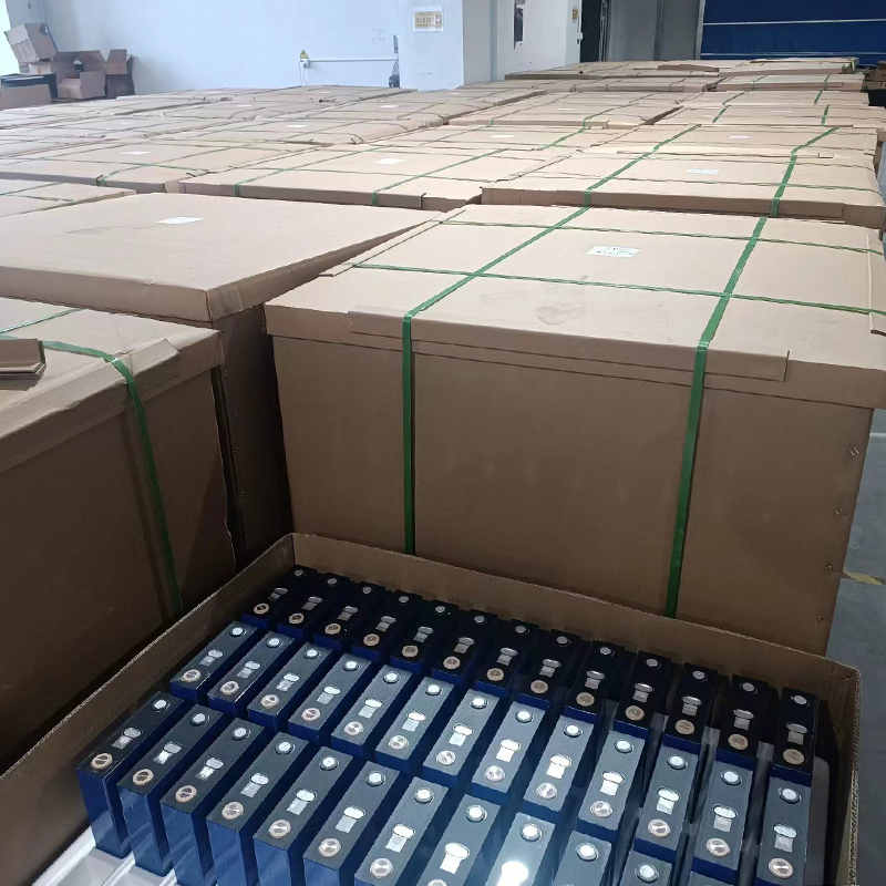 Rechargeable Battero 3.2V 230ah LiFePO4 Battery Cells Prismatic Lithium Ion Solar Energy Storage System with 205ah 230ah 280ah Capacity