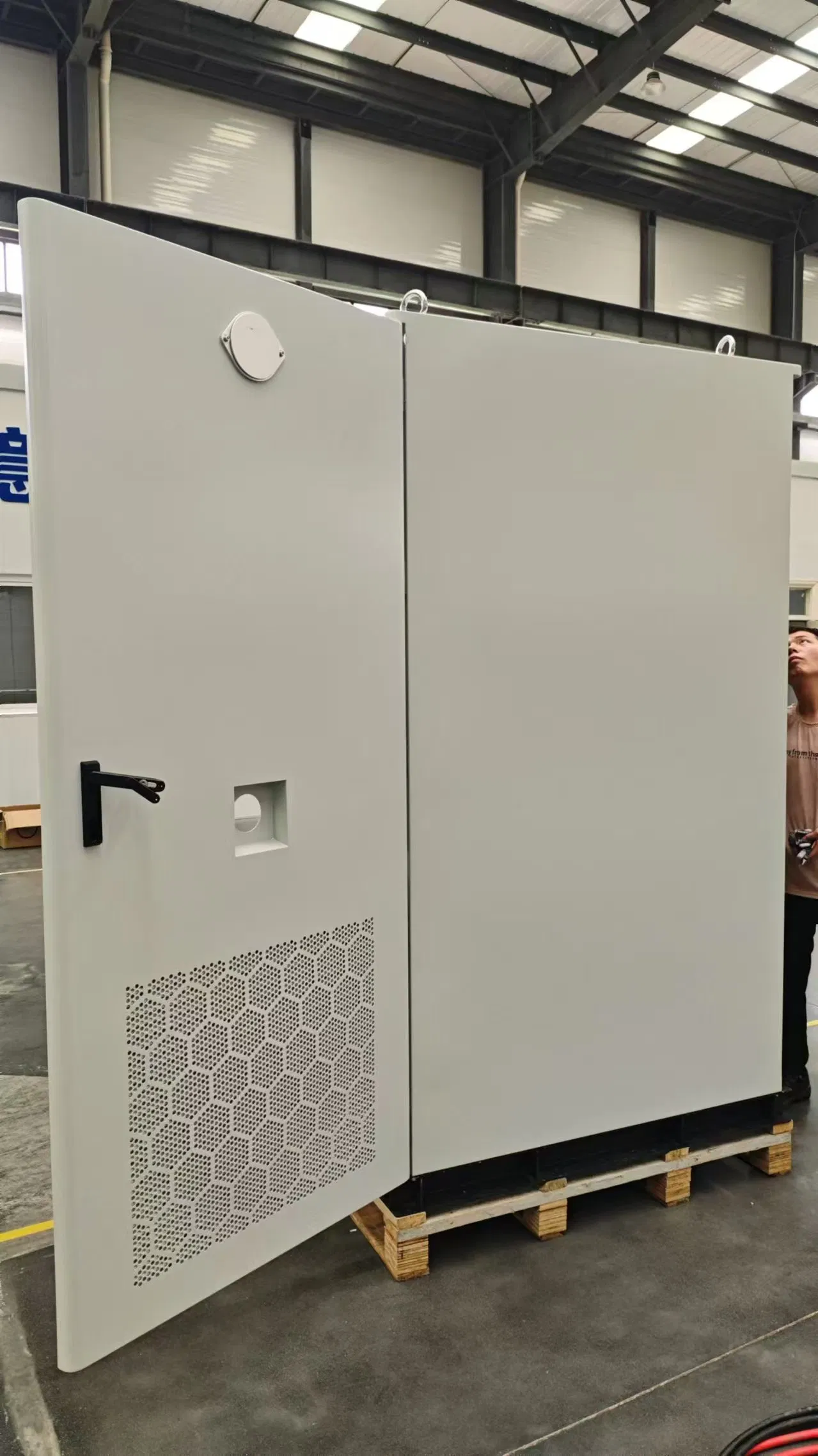 215kwh 6000 Cycle Times Liquid Cooling Systems Lithium Battery Pack