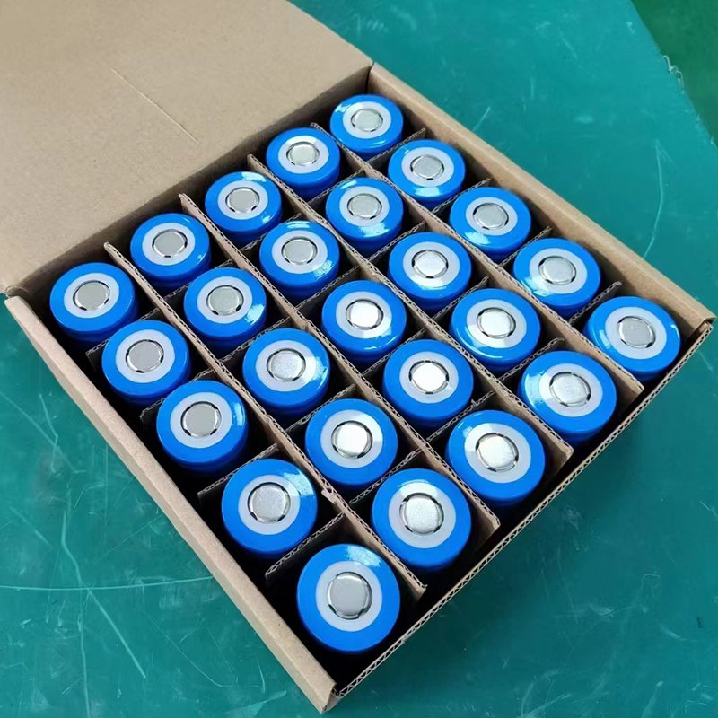 Max 3c 18A Rechargeable 32700 Cylindrical Lithium-Ion Battery 3.2V 5800mAh 6000mAh LiFePO4 Battery Cell for Electric Scooter