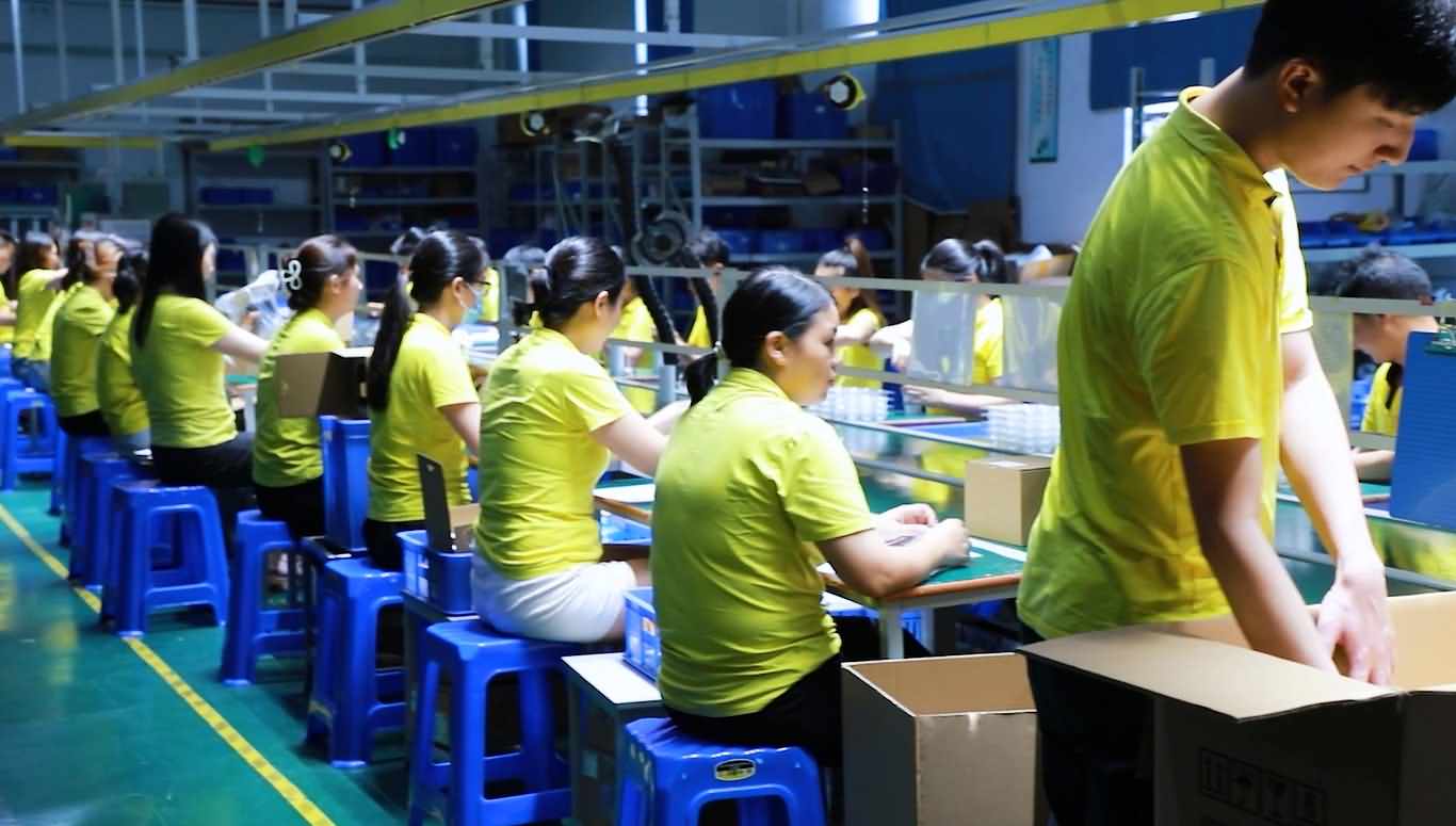 Final inspection and packaging of LED lighting products