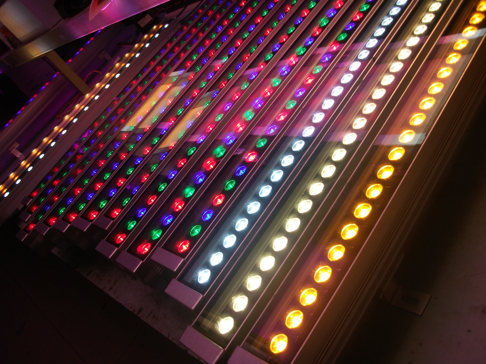 36W DMX512 RGB Aluminum LED Strip - IP65 Rigid Wall Washer for Hotel Outdoor Building Exterior Lighting