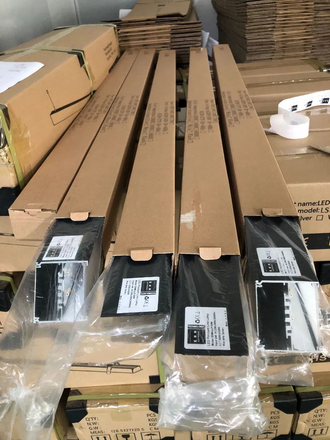 20W-80W LED Linear Pendant Light Modern Hanging Design for Home Office Warehouse Commercial Indoor Lighting