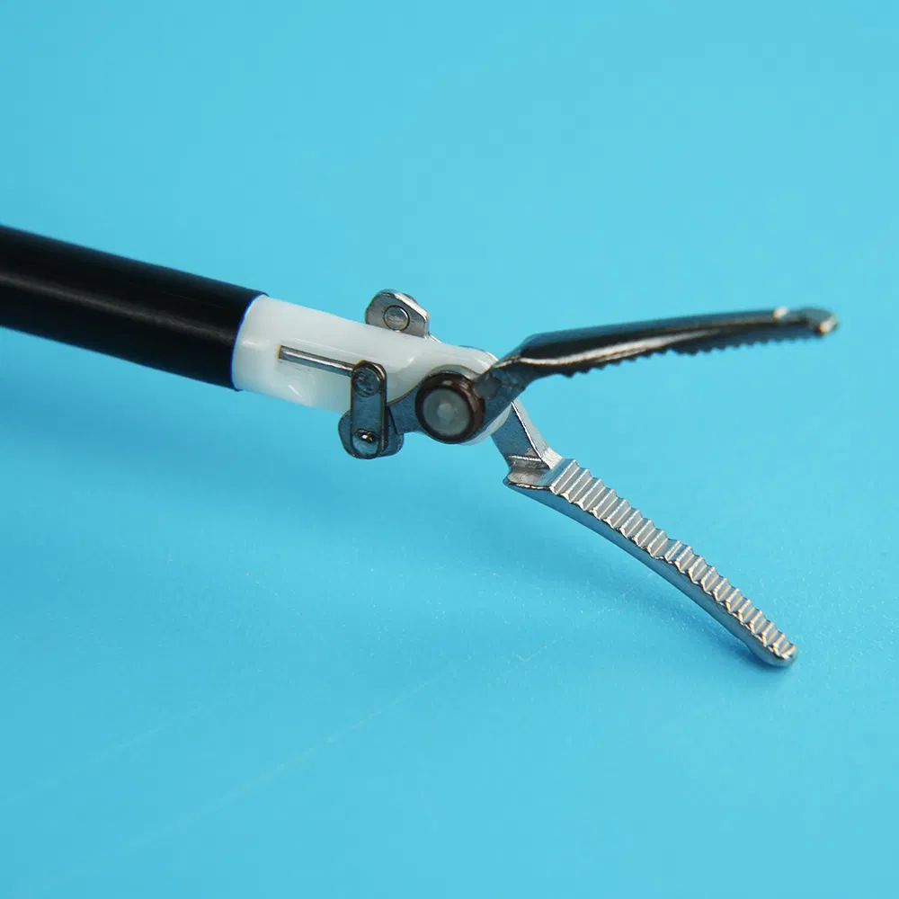 Disposable Thoracoabdominal Laparoscopy High Frequency Surgical Instruments Bipolar Electrocoagulation Clamp