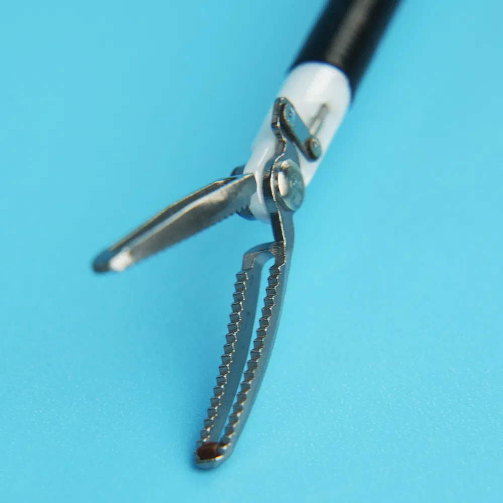 Disposable Thoracoabdominal Laparoscopy High Frequency Surgical Instruments Bipolar Electrocoagulation Clamp