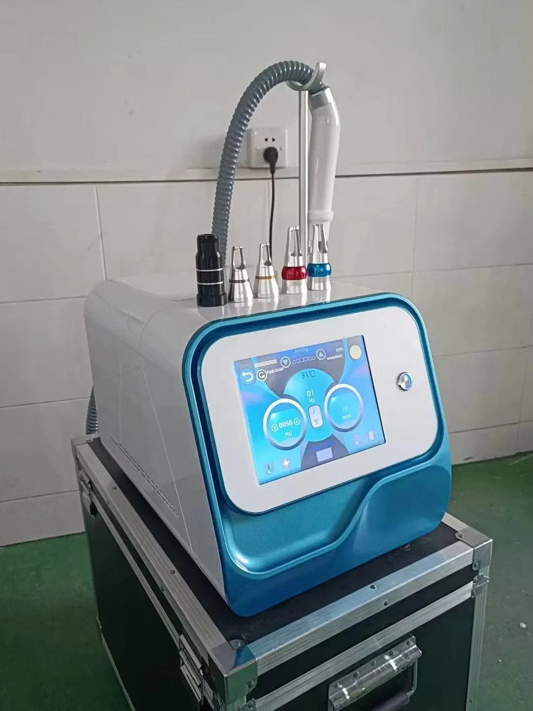 Latest Portable Picosecond Laser ND YAG Laser Tattoo Removal Machine 755nm 1064nm 532nm for Beauty Salon SPA