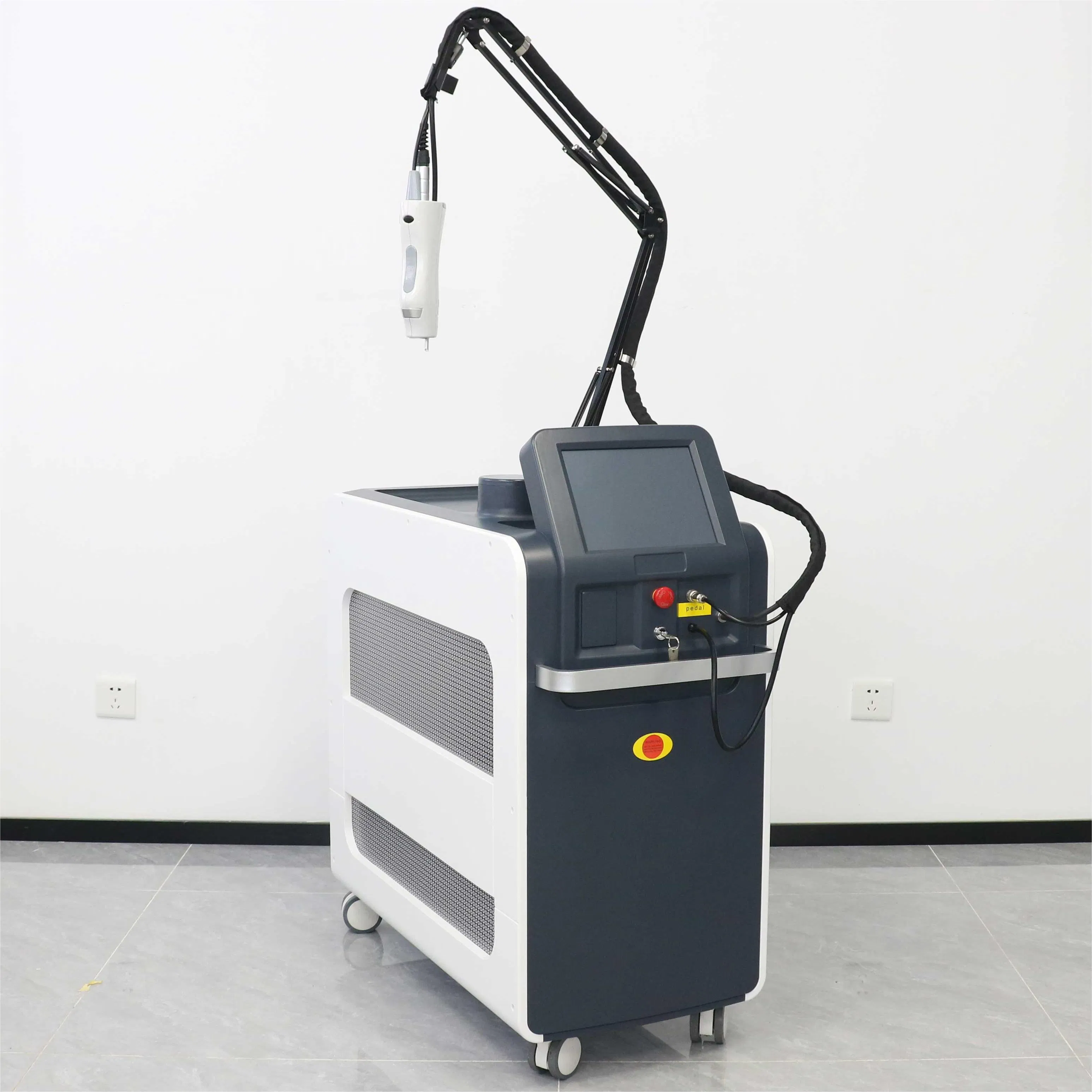 2024 Big Power 2100W 808nm Fiber Coupled Diode Laser Hair Removal Device