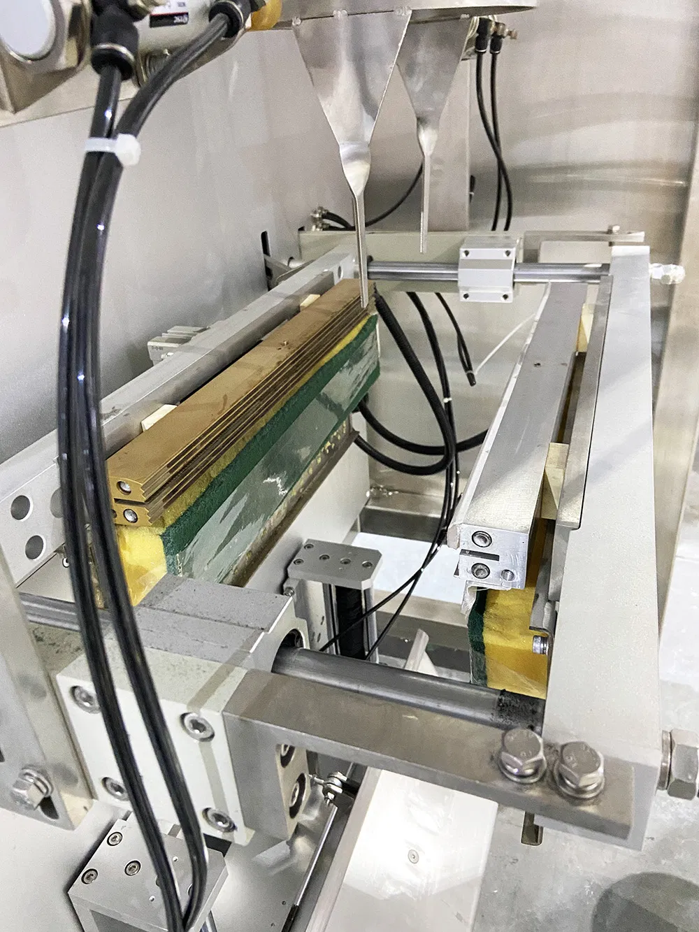 Multi-Function Packing Machine Pillow Bag Gusset Bag Die Cut Bagging System