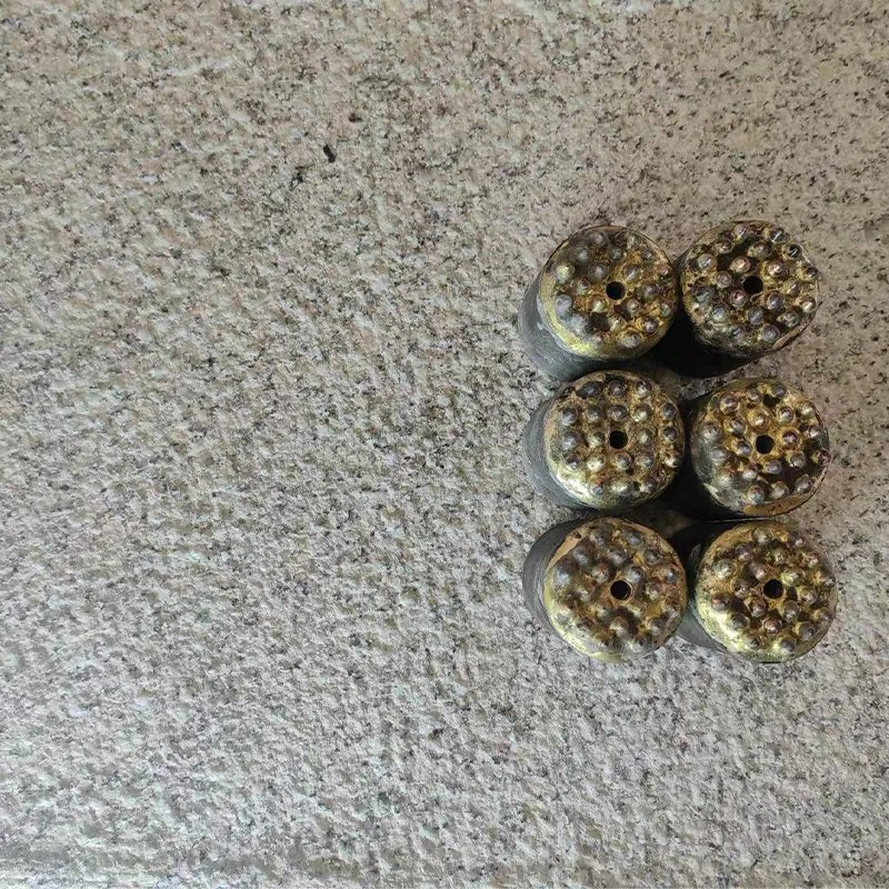 Fully Automatic Pneumatic Axe Cutter Pineapple Surface Litchi Surface Stone Processing Machinery