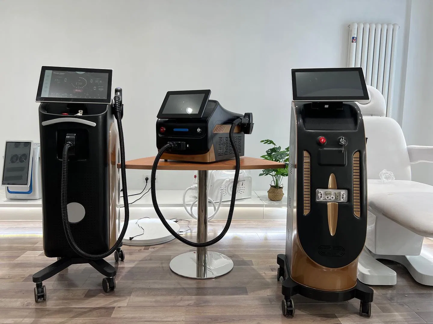 2026 Newest Cheap Price Diode Laser Epilator 808 810nm Portable Model Witih High Power Beauty Equipment