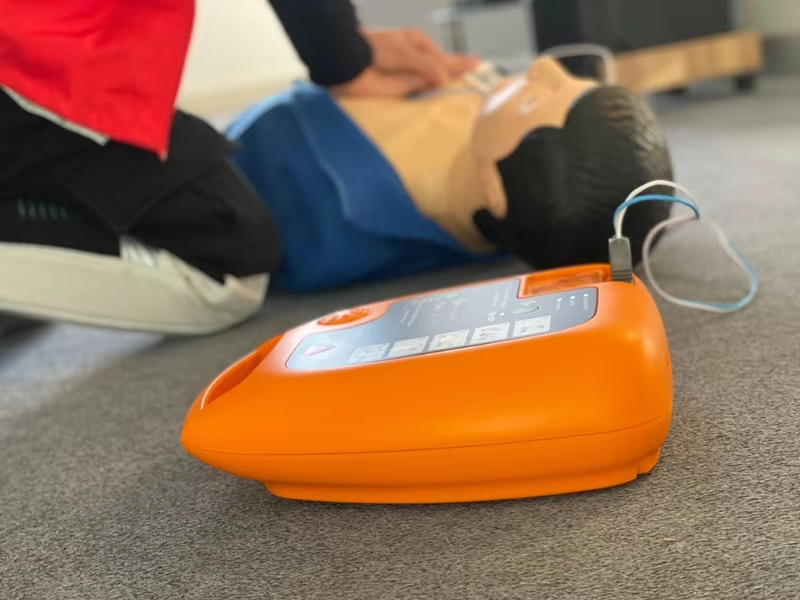 Manufacturer Supplier Automated External Defibrillator Portable Aed Trainer for Hospital