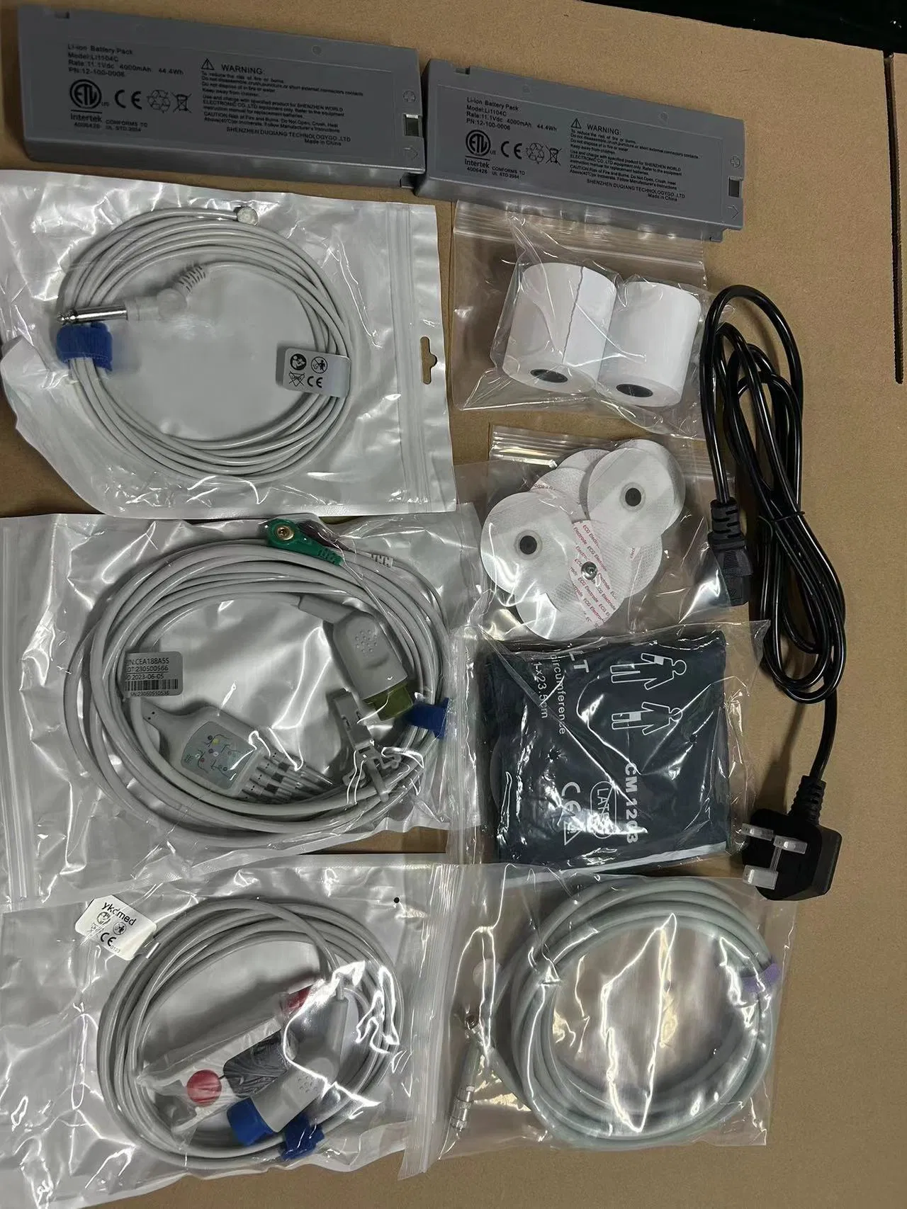 Advanced Compact Defibrillator Monitor for Rapid Emergency Response