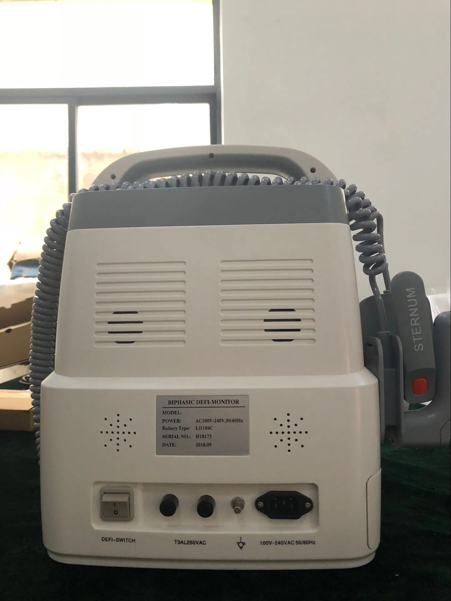 Medical Portable Automatic Aed Defibrillator Monitor for First Aid with CE