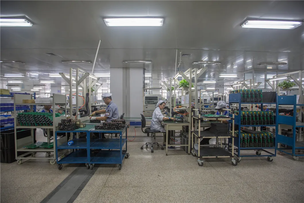 Manufacture Center 6