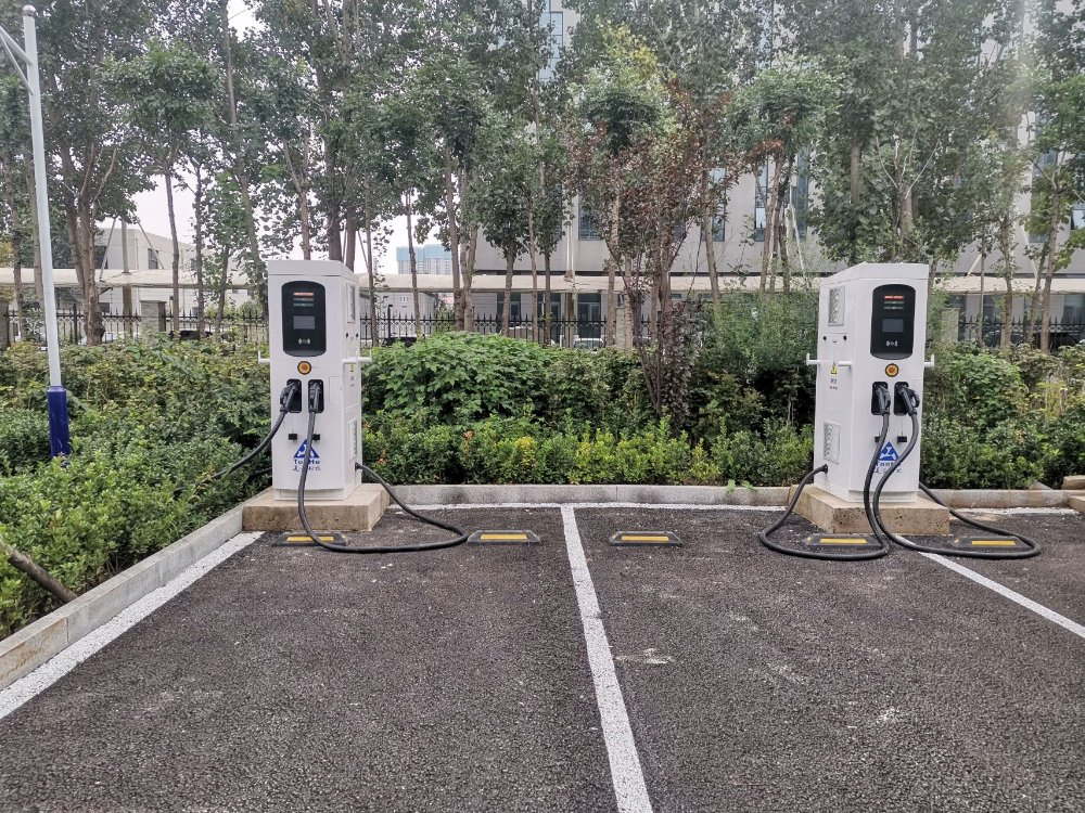 Tonhe Electric Wireless DC Vehicle Car EV Charger Charging Stations