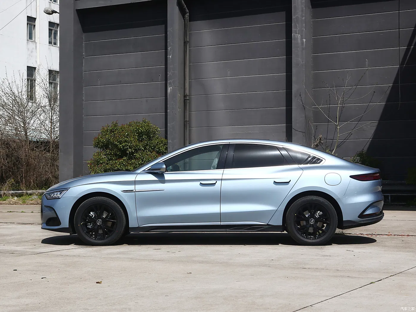 Byd Han EV Glory - Stylish Chinese. Sleek Design, 680km Range, Ambient Lighting, Wireless Charging