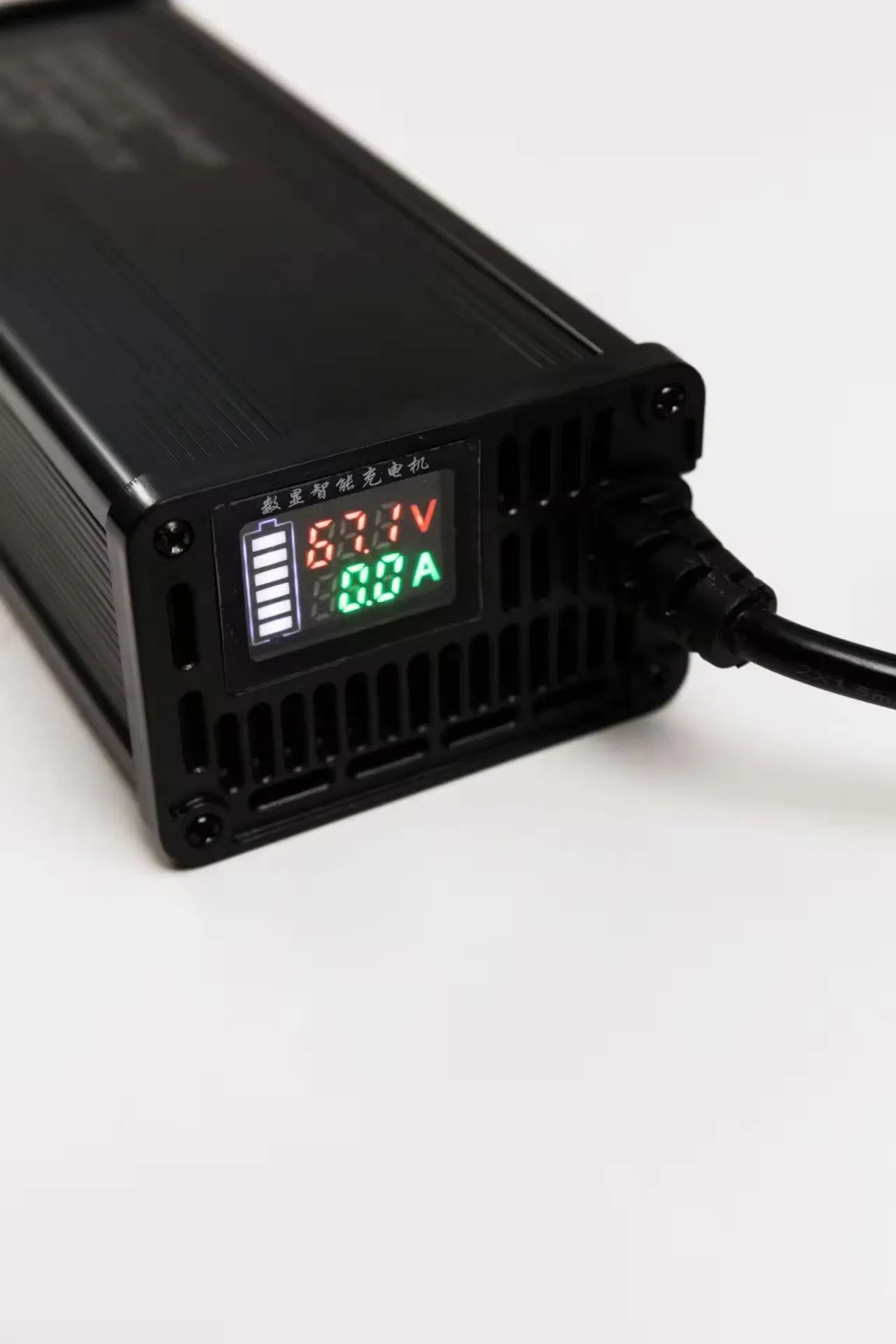 Advanced 48V 10A Aluminum Case Electric Bike/Scooter Charger Quick &amp; Secure AC DC Port with Excellent Charging Experience