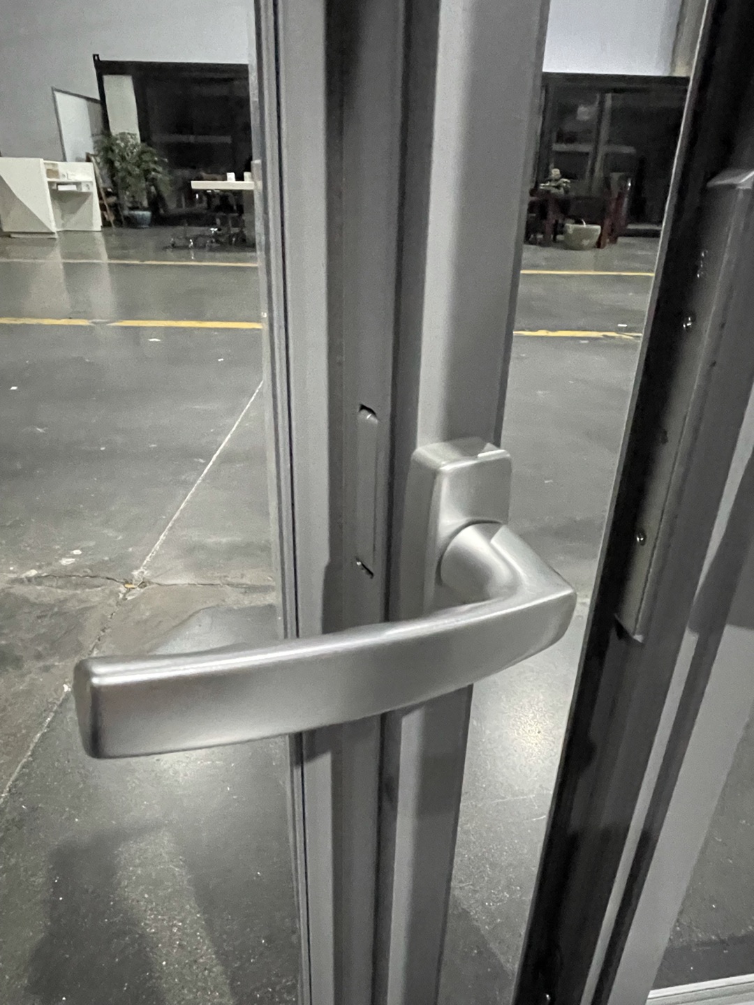 Modern Design for Hotel & Villa Hurricane Impact Resistant Tempered Glass White Aluminum Casement Window