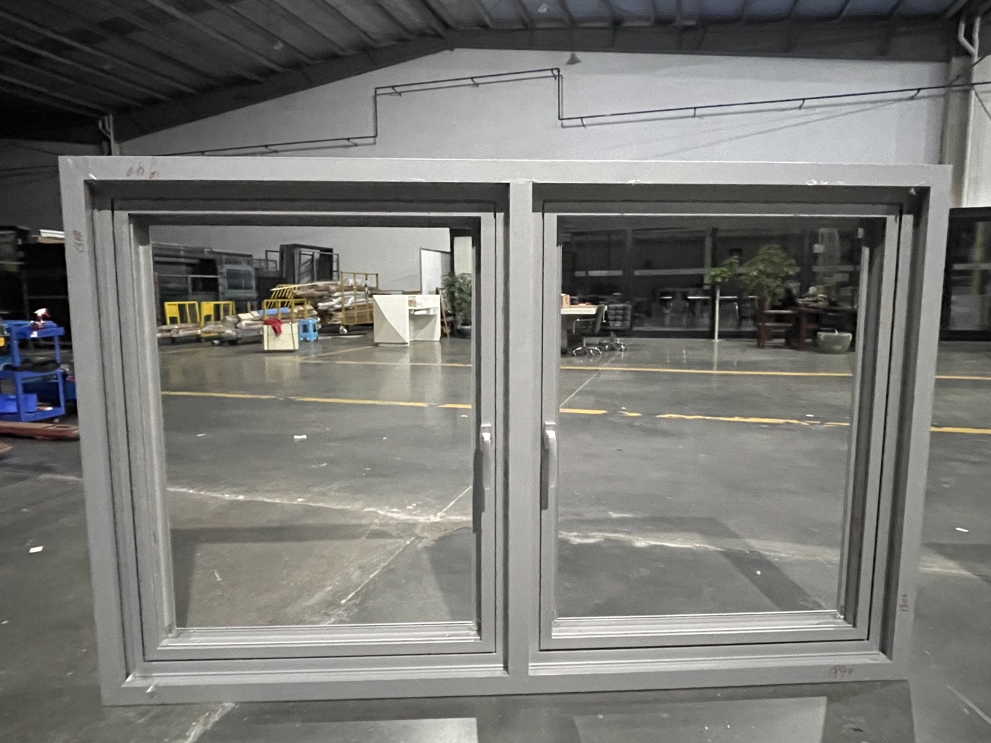 Modern Design for Hotel & Villa Hurricane Impact Resistant Tempered Glass White Aluminum Casement Window